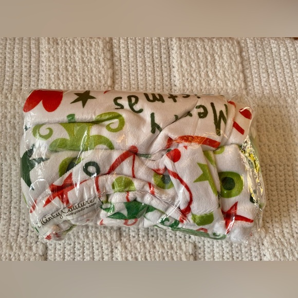 Minky Couture Christmas Pillowcase - Picture 2 of 5